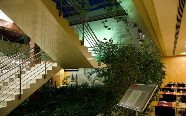 VIP Executive Entrecampos Hotel & Conference
