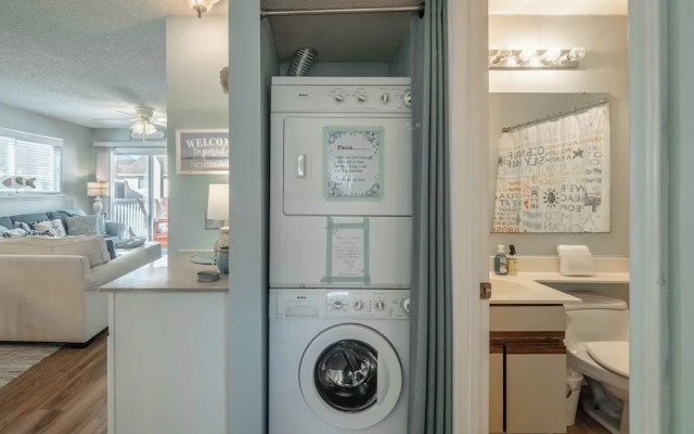 Sand Pebbles by Carolina Retreats