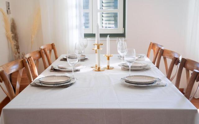 Naias Aegina, Sea-front apartment 95 sqm