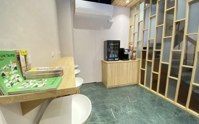 Hz Hotel