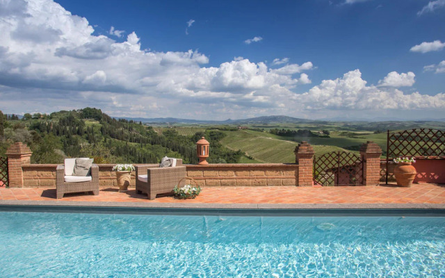 Villa in Fabbrica With Pool & Vineyard Views