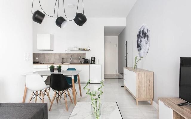 Stunning Renovation In Plaka For 4Guests