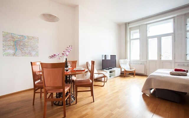 Riverview Apartments Prague