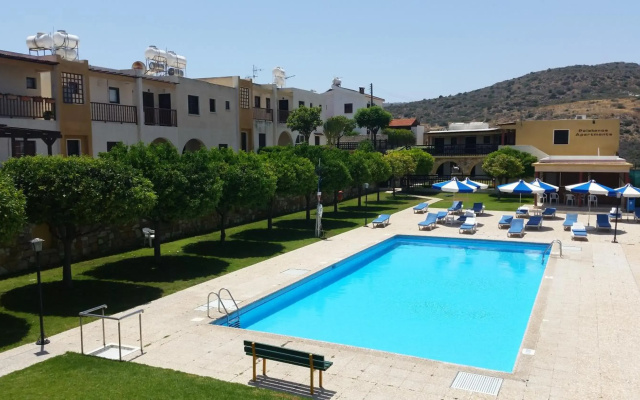 Pelekanos Apartments