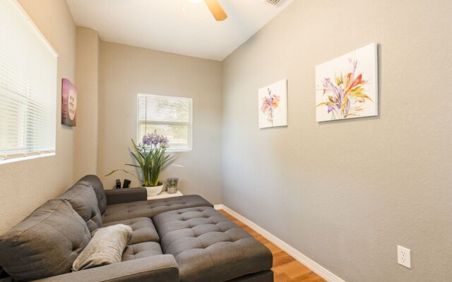 Cute Cozy Bungalow Down Town Jacuzzi