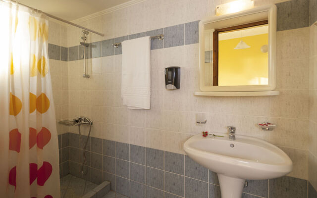 Mesogios Beach Hotel