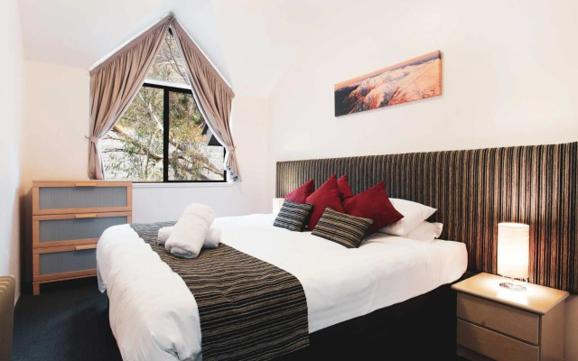 Lantern 1 Bedroom Loft with car space and Majestic View