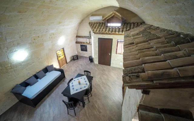 ROBERTO's Guest House