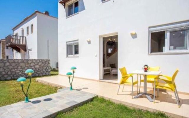 Kolympia Family Pool House