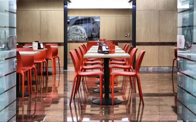 Le Petit Hotel
