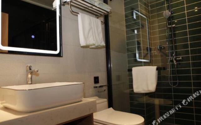 GreenTree Inn Select Hotel (Jiaxiang Railway Station)