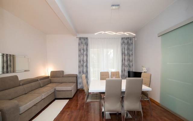 Beautiful Home With Private Pool, Roof Terrace and Summer Kitchen