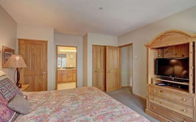 3 Bedroom Mountain Condo in River Run Village With Expansive Mountain Views and Walking Distance to Ski Slopes