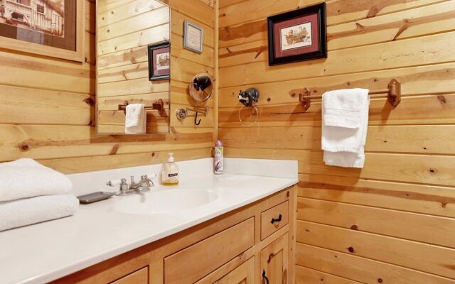 Binky's Mountain Hideaway #2455