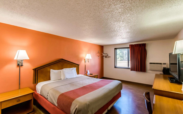 Motel 6 Albert Lea, MN