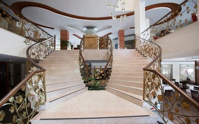 Grand Okan Hotel