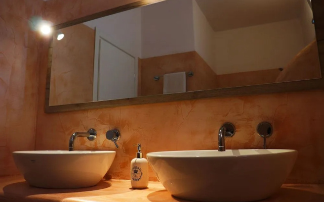Aerenia Luxury Suites