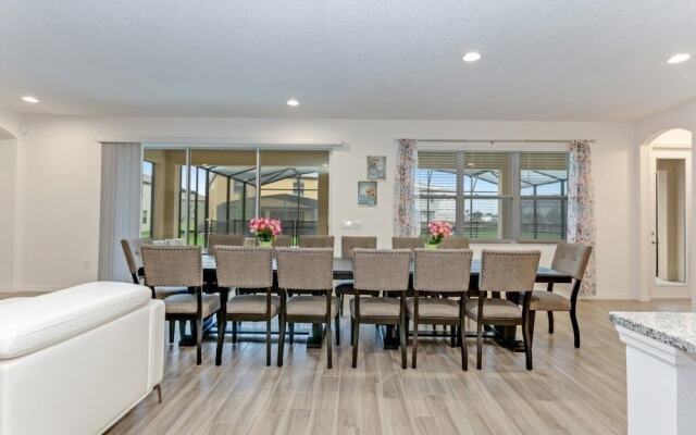 6028bod 14 Bedroom Home