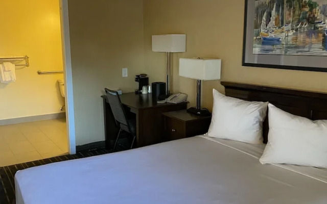 Marina Village Inn