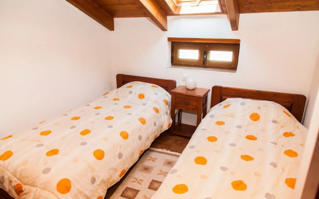 Hilltop Restful Maisonette in Arachova