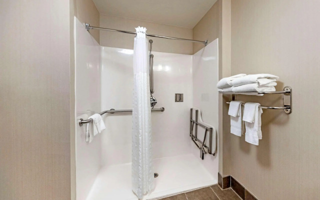 Comfort Inn & Suites Oklahoma City West - I-40