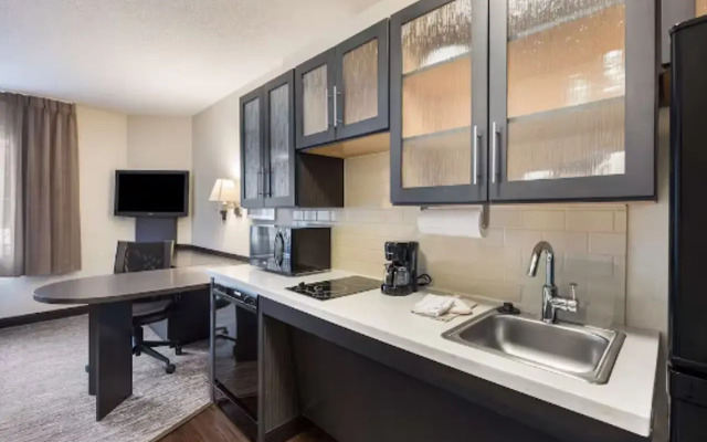 Sonesta Simply Suites Austin The Domain Area