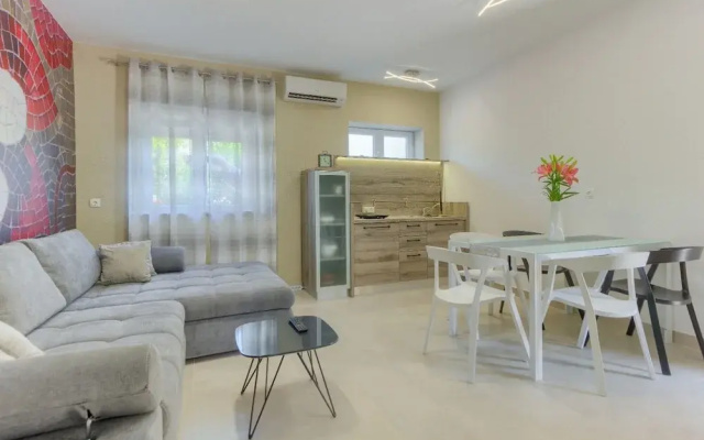 Majestic Kastel Stari Apartment With Terrace