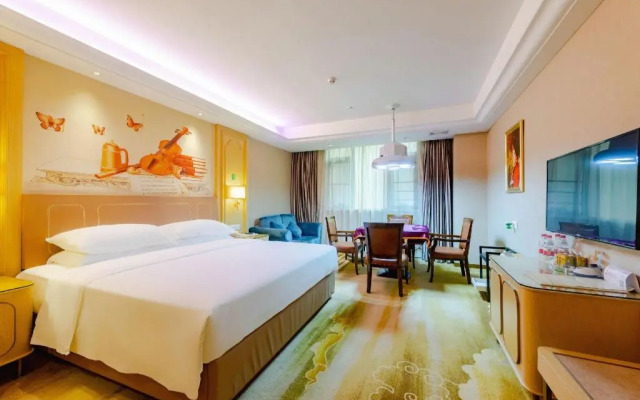 Vienna Hotel (Shenzhen Buji Metro Station)