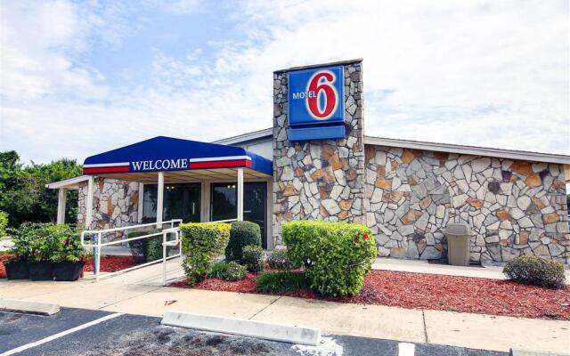 Motel 6 Palm Bay