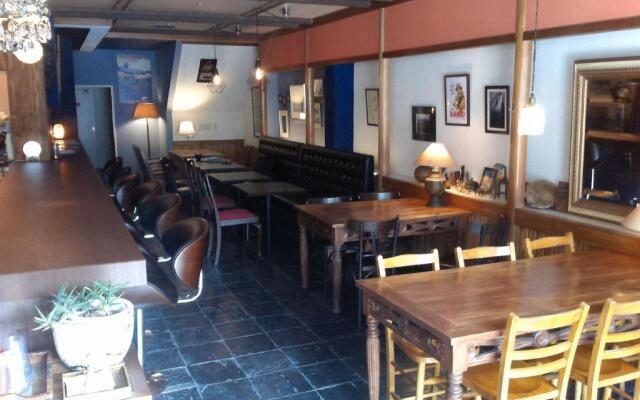 DJANGO Hostel & Lounge