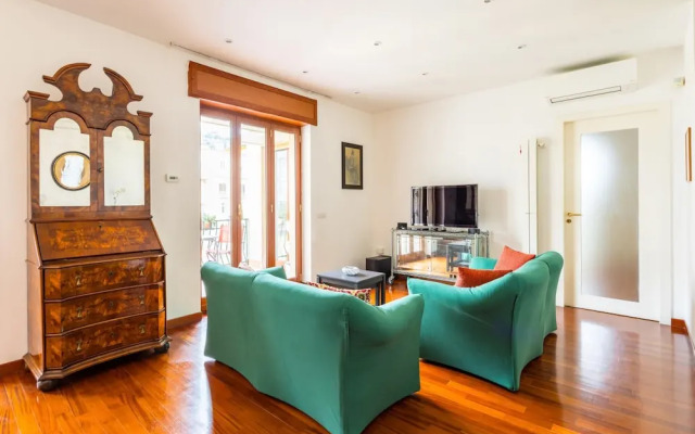Colonna Classic Style Apartment by Wonderful Italy