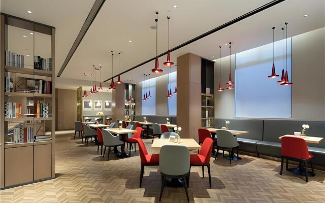Borrman Hotel(Shanghai Hongqiao Railway Station National Exhibition Center Shop)