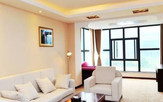 Guoshun Holiday Hotel