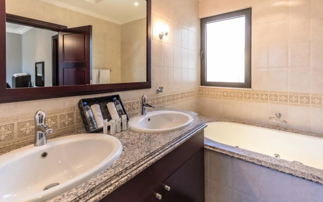 The Palm Jumeirah Villas - Frond A