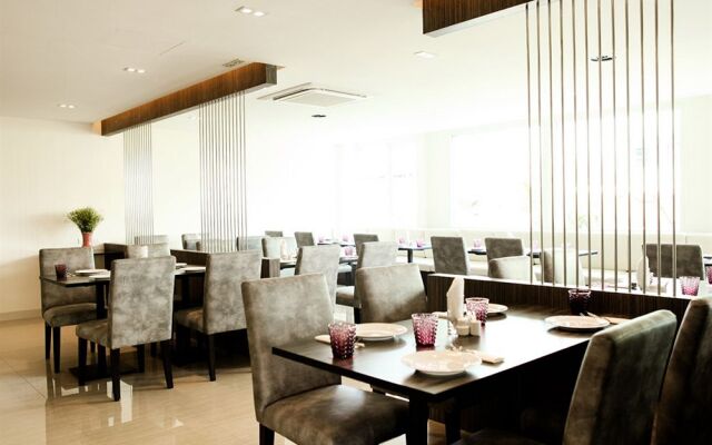 Crystal Suites Suvarnabhumi Airport