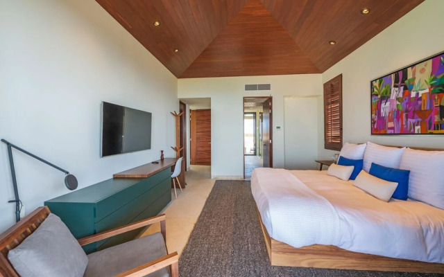 Sunny Vacation Condo 8