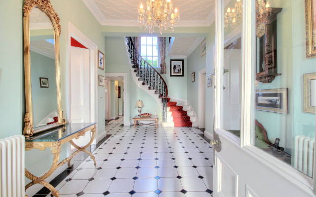 Duneira House