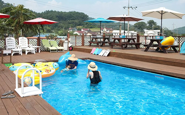 Anmyeondo Red Sun Pension