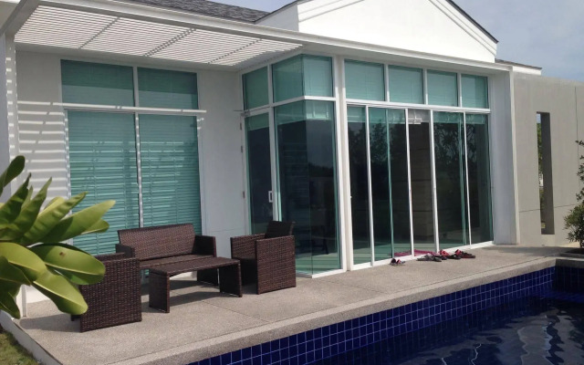 Baan Sarinya Pool Villa