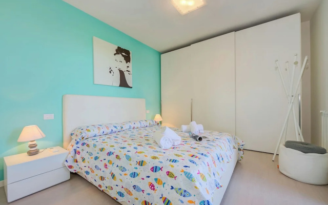 Green Tiffany Apartment