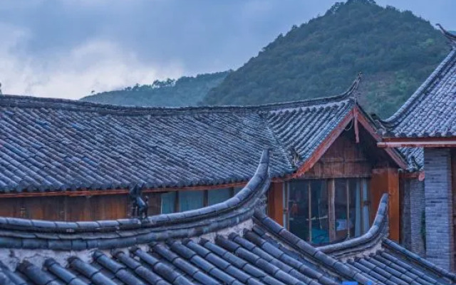 Yulong Qiantang Inn (Lijiang Shuhe Ancient Town)