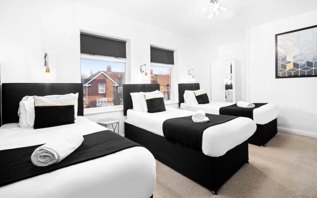 Large Family House With Garden Close to Birmingham