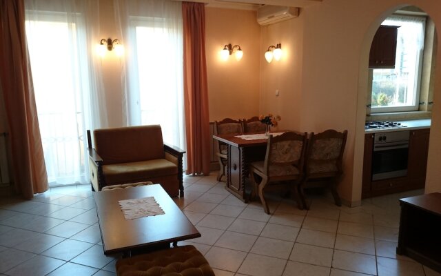 Hotel Happy