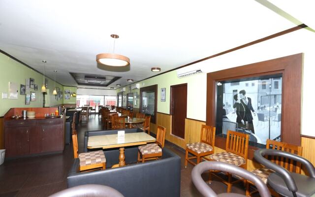 Santhi Inn by OYO Rooms