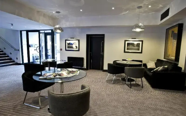 Kingswood Golf & Country Club