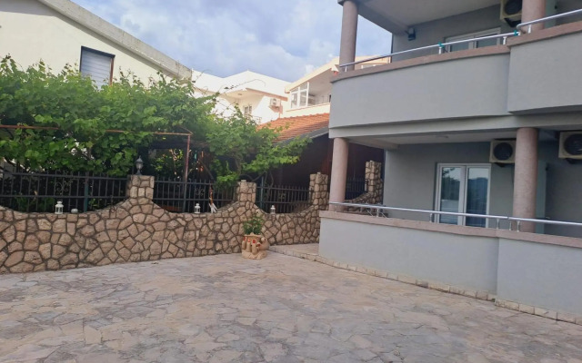 Sea House Apartments