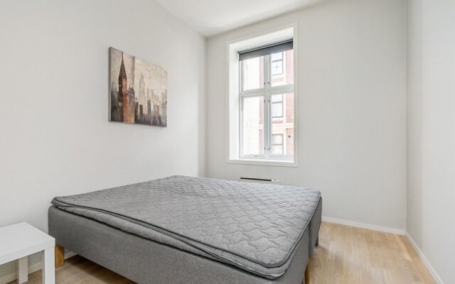Central 1 Bedroom Apartment