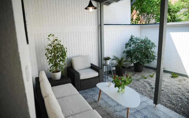 Raba Apartman House