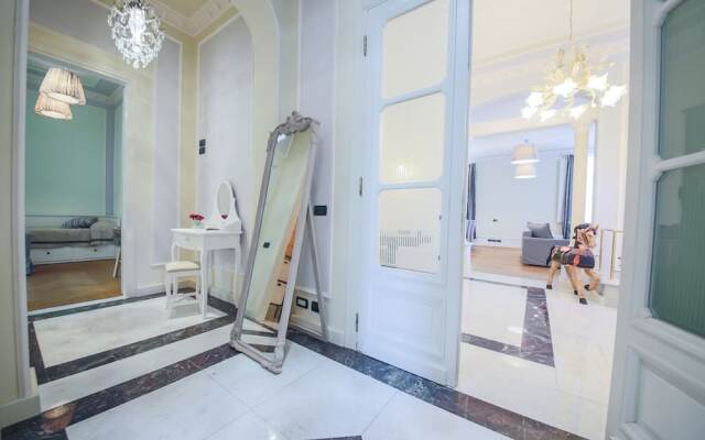 Modern & Stylish Oberdan