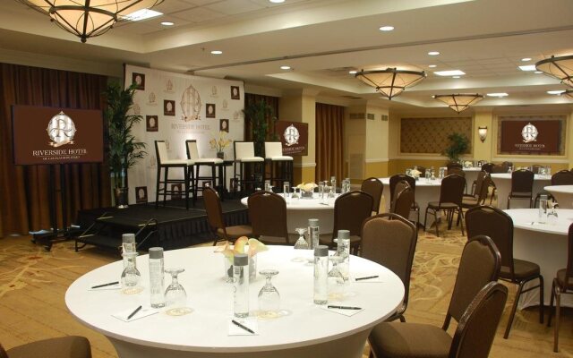 Riverside Hotel